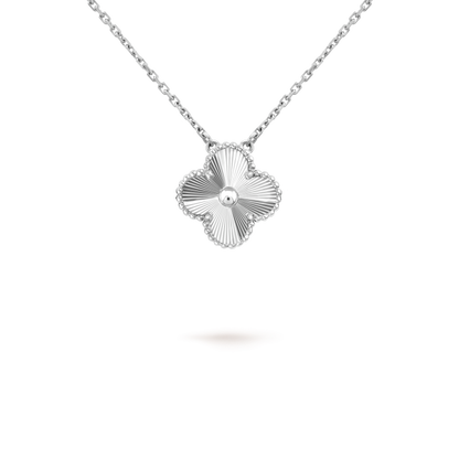 [Radiant Gem]¯CLOVER 15MM LASER NECKLACE SILVER