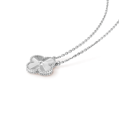 [Radiant Gem]¯CLOVER 15MM LASER NECKLACE SILVER