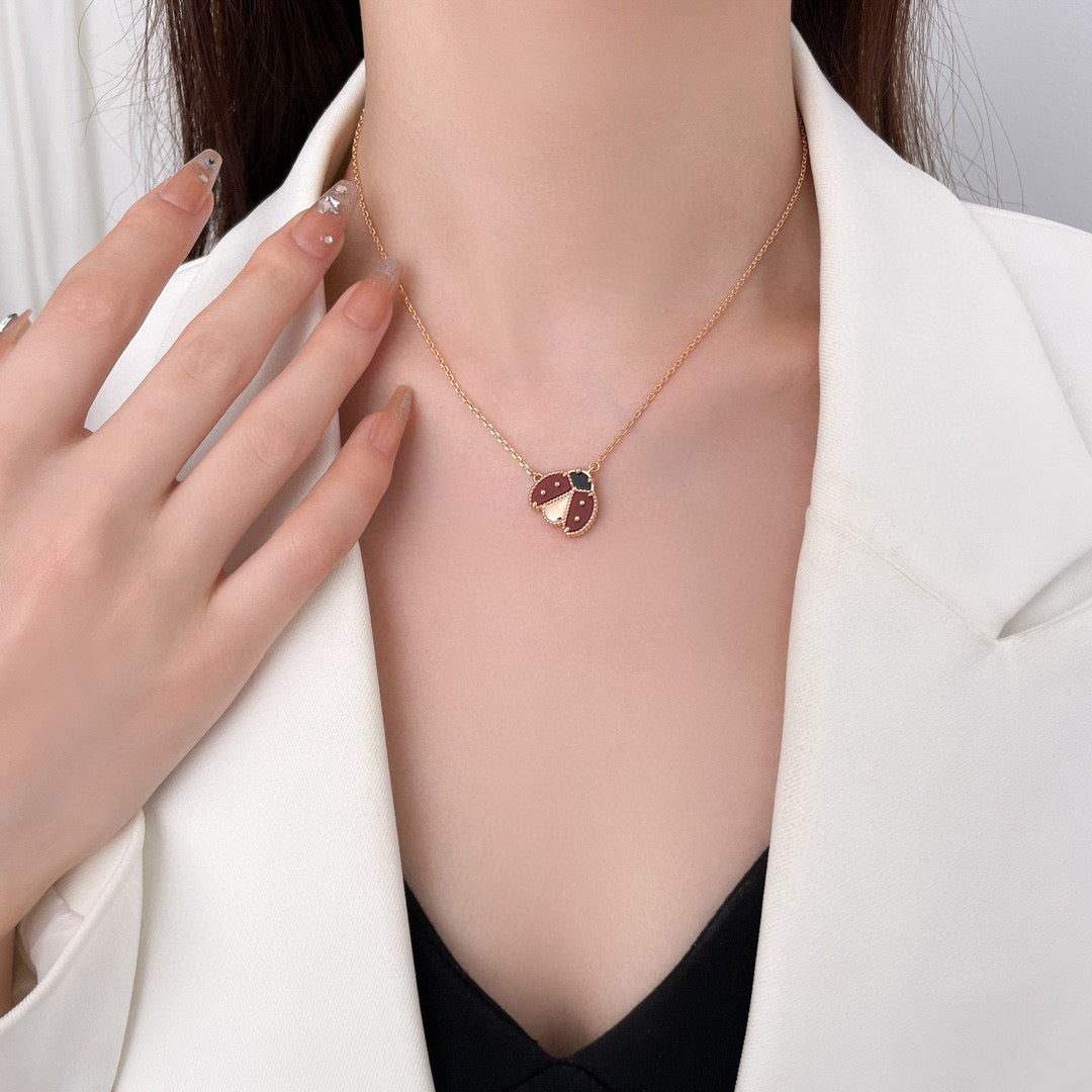 [Radiant Gem]¯LUCKY  CARNELIANS LADYBUG NECKLACE