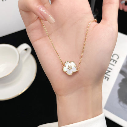 [Radiant Gem]¯LUCKY  WHITE MOP  PLUM BLOSSOM NECKLACE