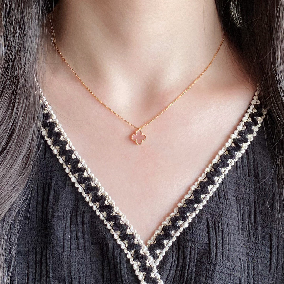 [Radiant Gem]¯CLOVER 15MM PINK MOTHER-OF-PEARL SINGLE FLOWER NECKLACE