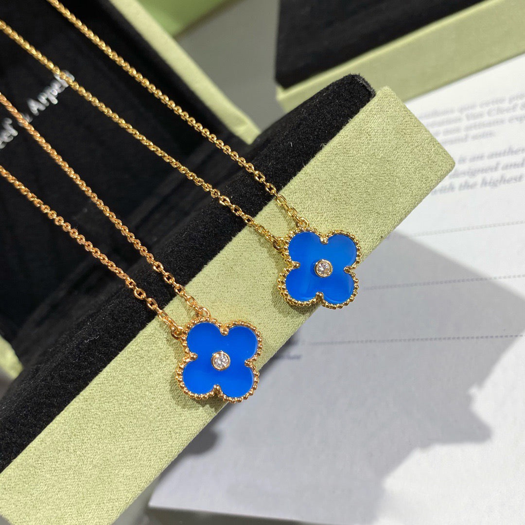 [Radiant Gem]¯CLOVER 15MM DIAMOND AND BLUE AGATE NECKLACE