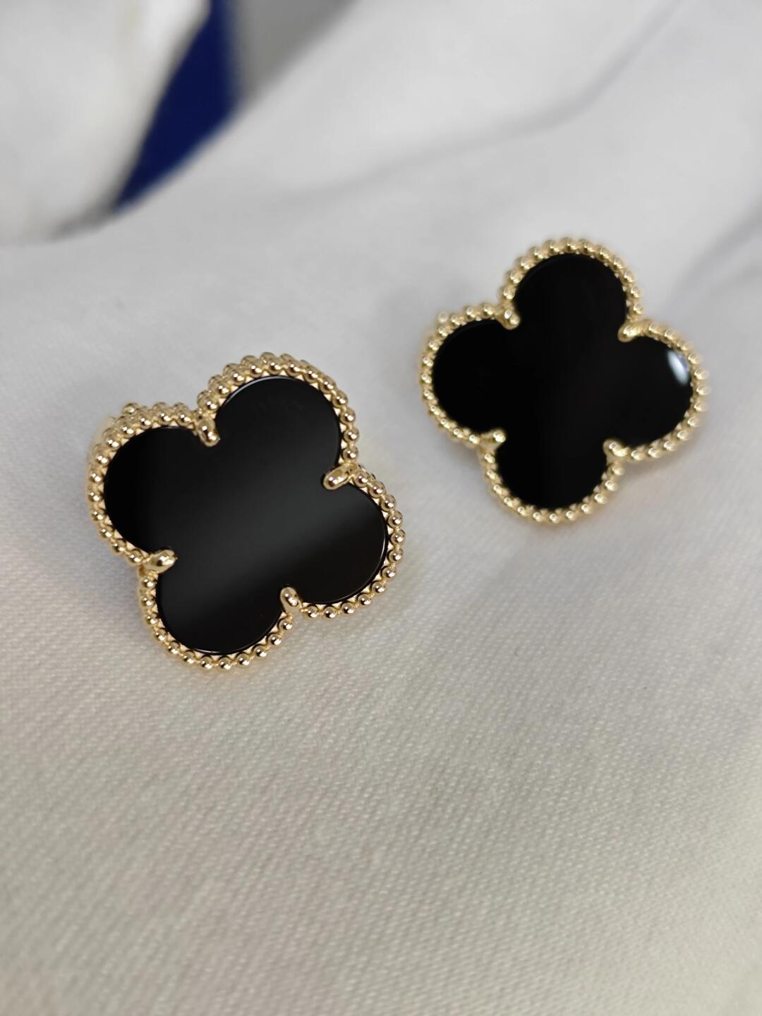 [Radiant Gem] CLOVER 20MM BLACK MOP EARRINGS