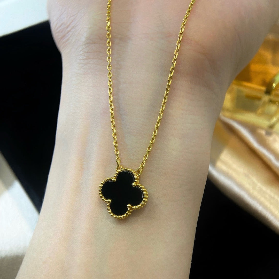 [Radiant Gem]¯CLOVER 15MM BLACK ONYX SINGLE FLOWER NECKLACE