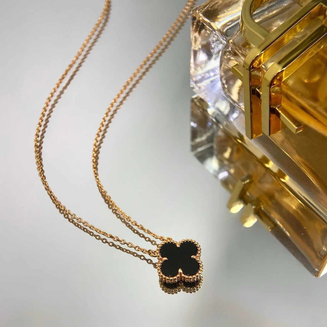 [Radiant Gem]¯CLOVER 15MM BLACK ONYX SINGLE FLOWER NECKLACE