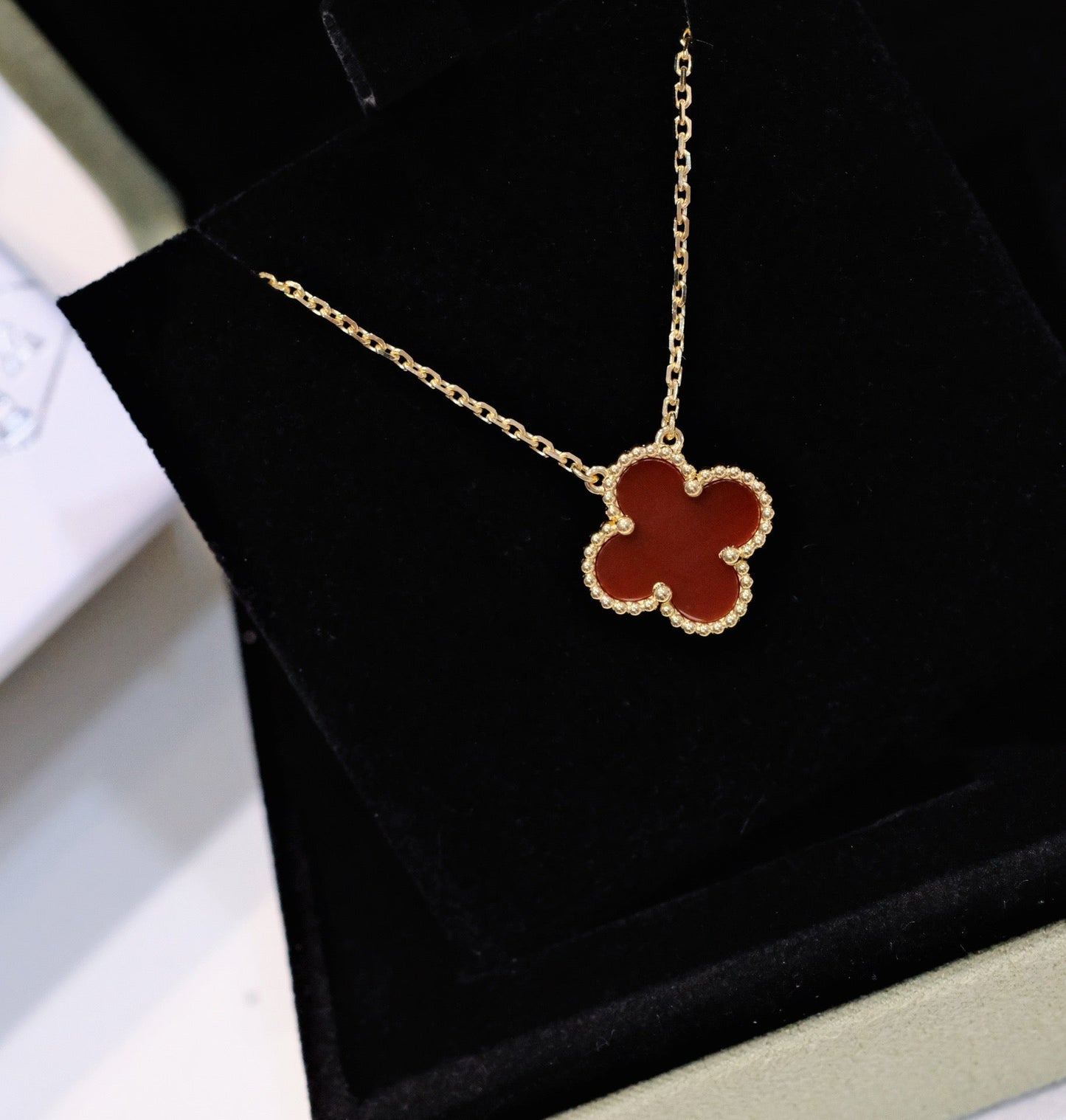 [Radiant Gem]¯CLOVER 15MM CARNELIAN SINGLE FLOWER NECKLACE