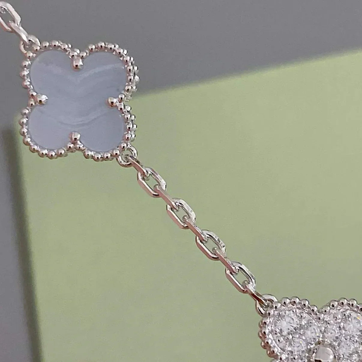 [Radiant Gem]New  CLOVER 5 MOTIF PURPLE CHALCEDONY BRACELET COLLECTION