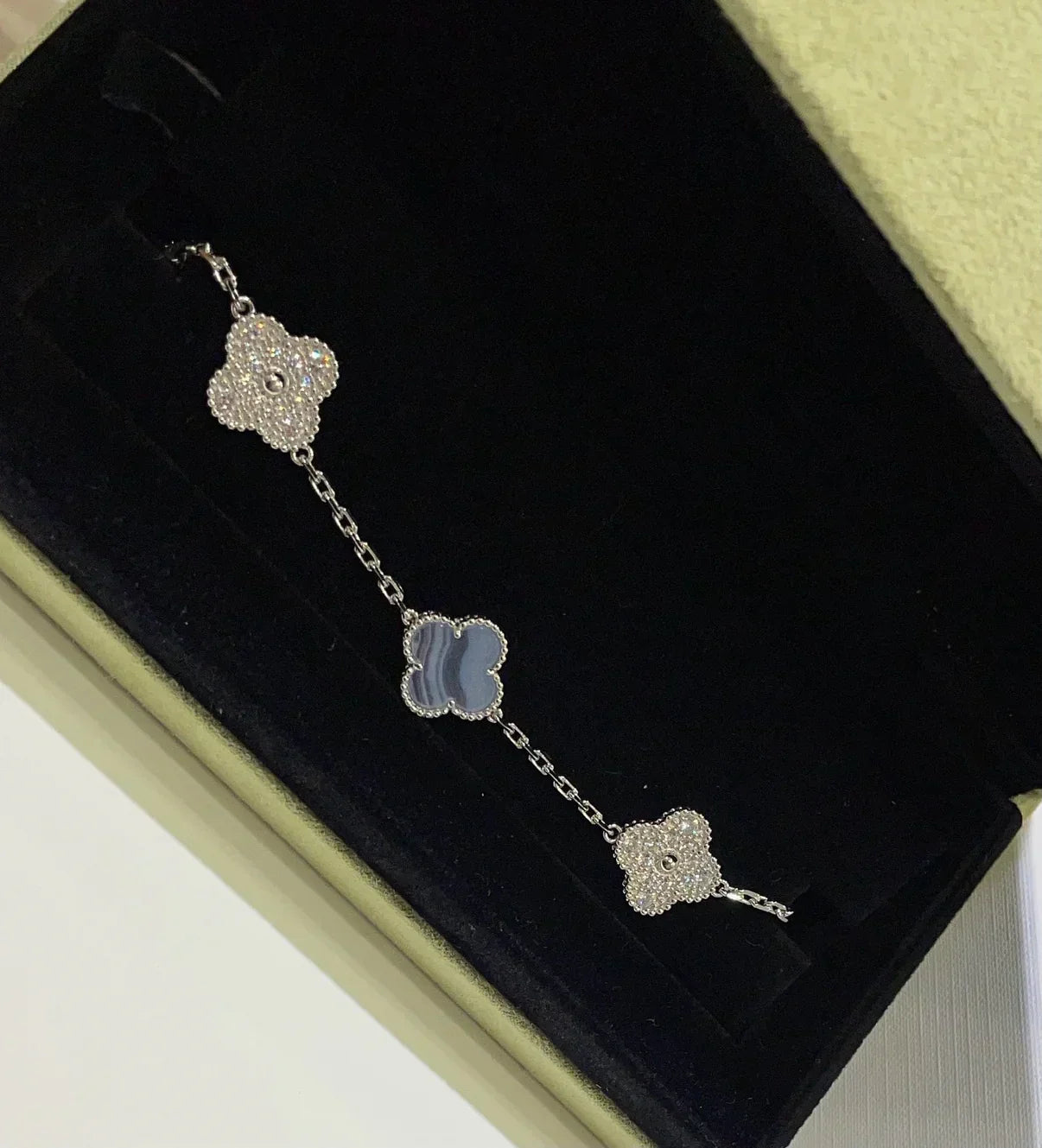 [Radiant Gem]New  CLOVER 5 MOTIF PURPLE CHALCEDONY BRACELET COLLECTION