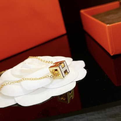 [Radiant Gem]¯H WHITE SQUARE GOLD NECKLACE