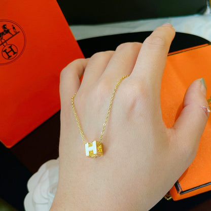 [Radiant Gem]¯H WHITE SQUARE GOLD NECKLACE