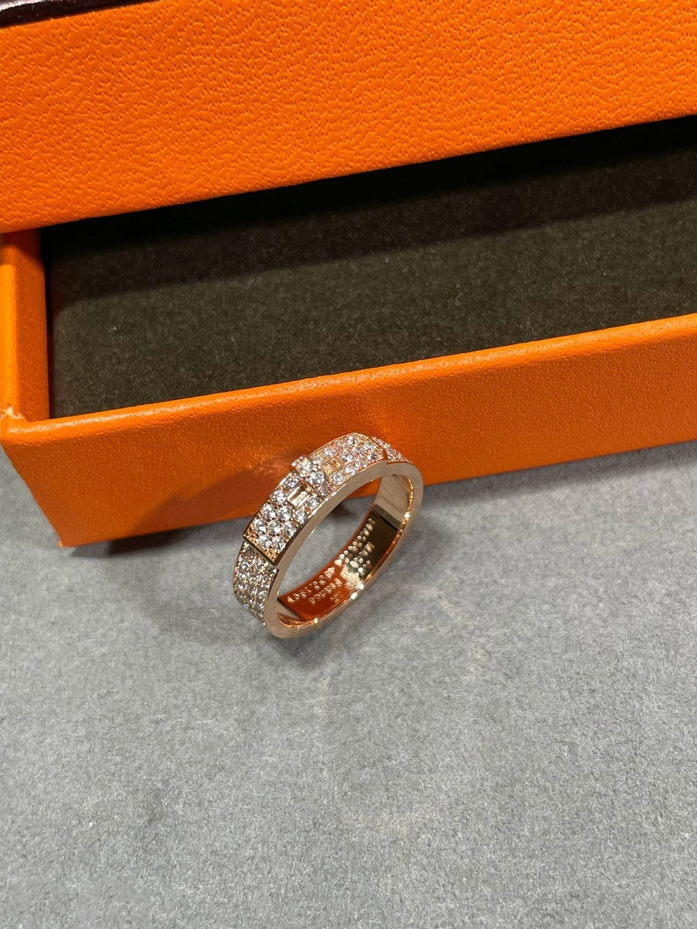 [Radiant Gem]¯KELLY PINK GOLD DIAMOND RING