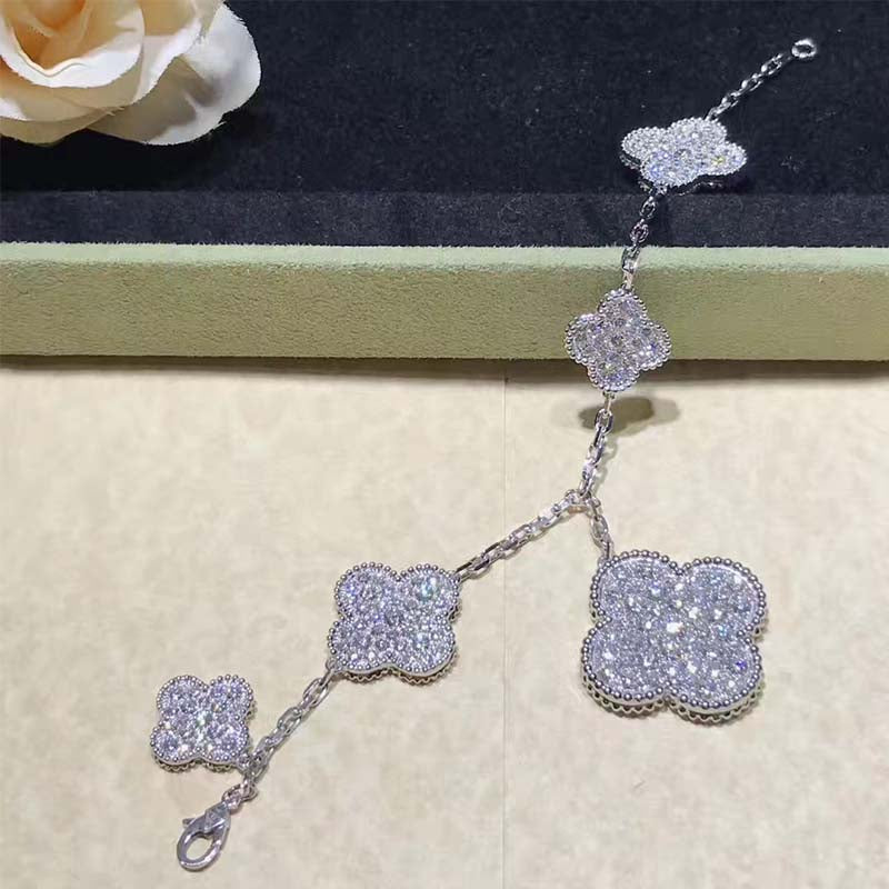 [Radiant Gem]¯CLOVER 6 MOTIFS SILVER DIAMOND BRACELET