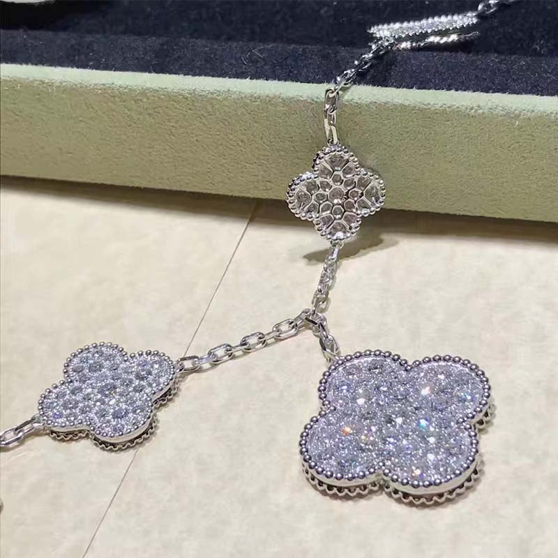 [Radiant Gem]¯CLOVER 6 MOTIFS SILVER DIAMOND BRACELET