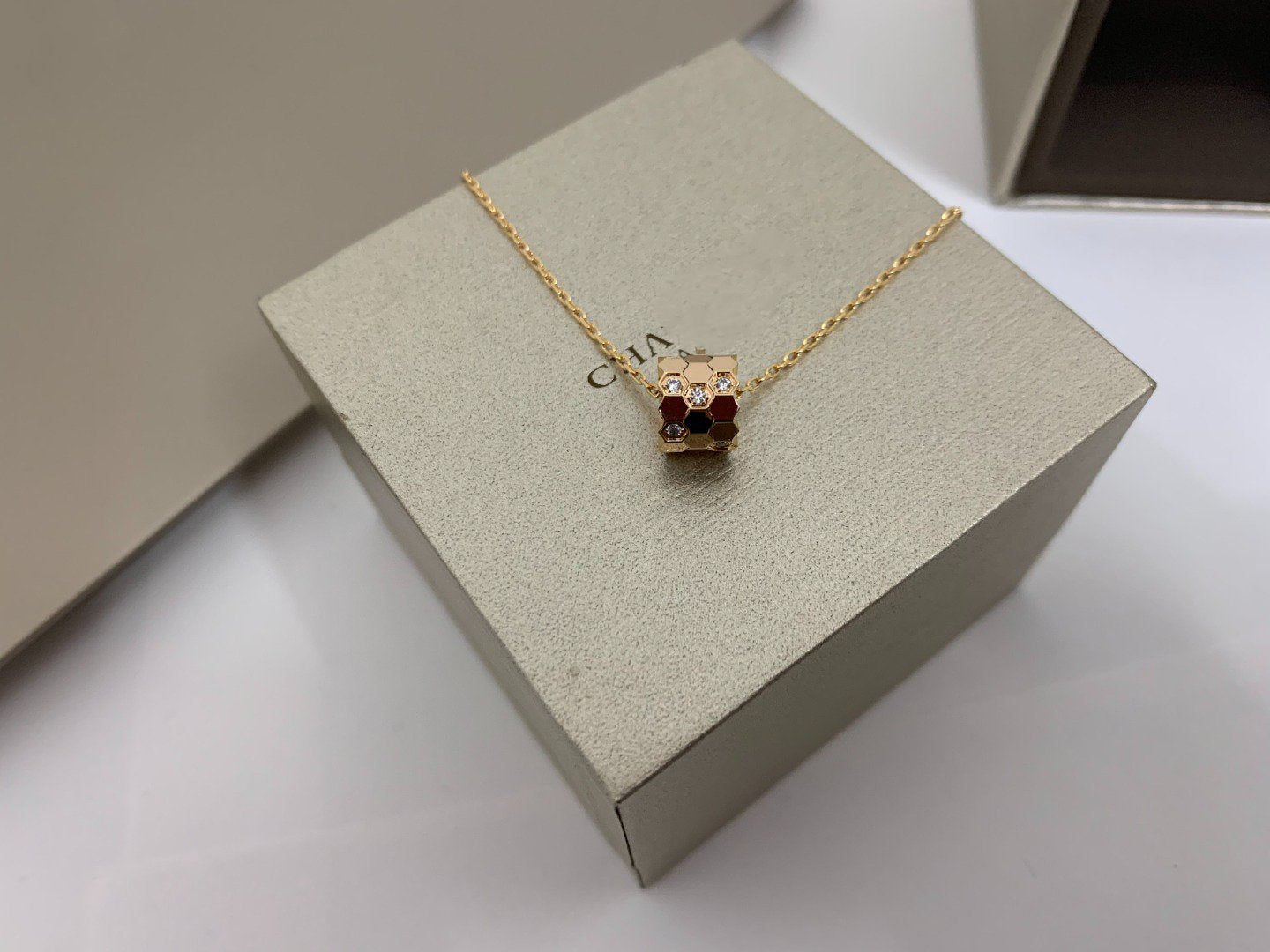 [Radiant Gem]¯BEE LOVE DIAMOND NECKLACE