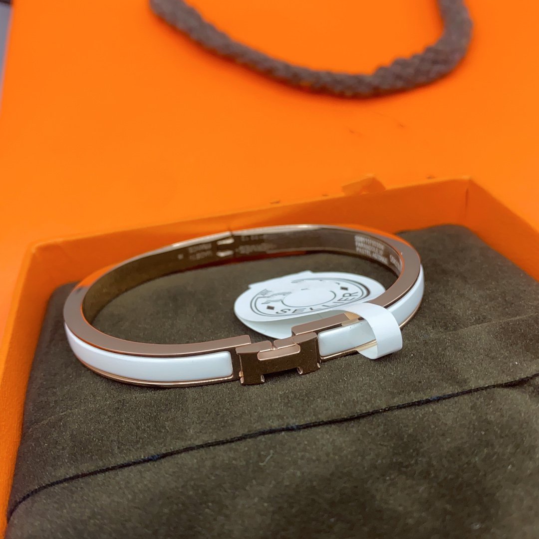 [Radiant Gem]¯CLASSIC HM CLIC WHITE 8MM ENAMEL BRACELET