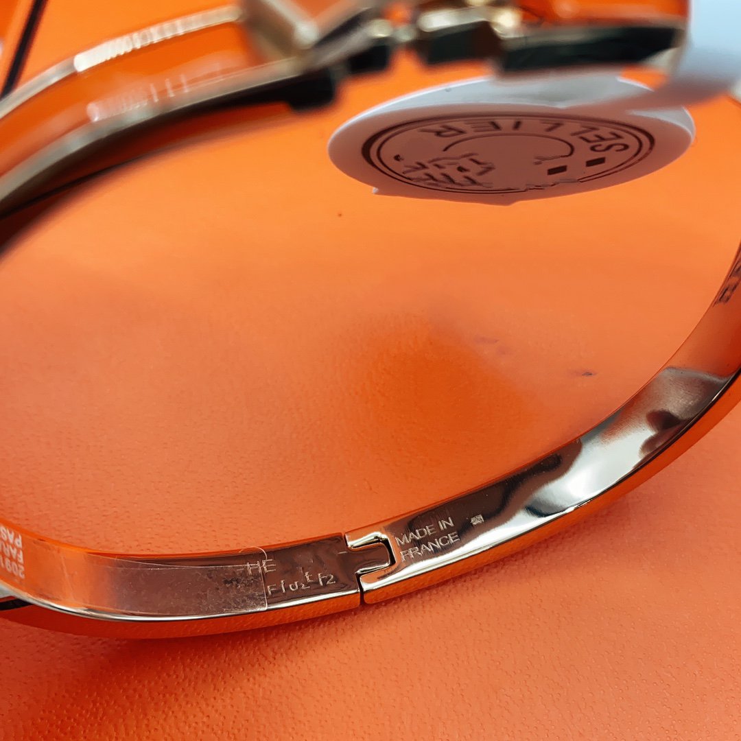 [Radiant Gem]¯CLASSIC HM CLIC RED 8MM ENAMEL BRACELET