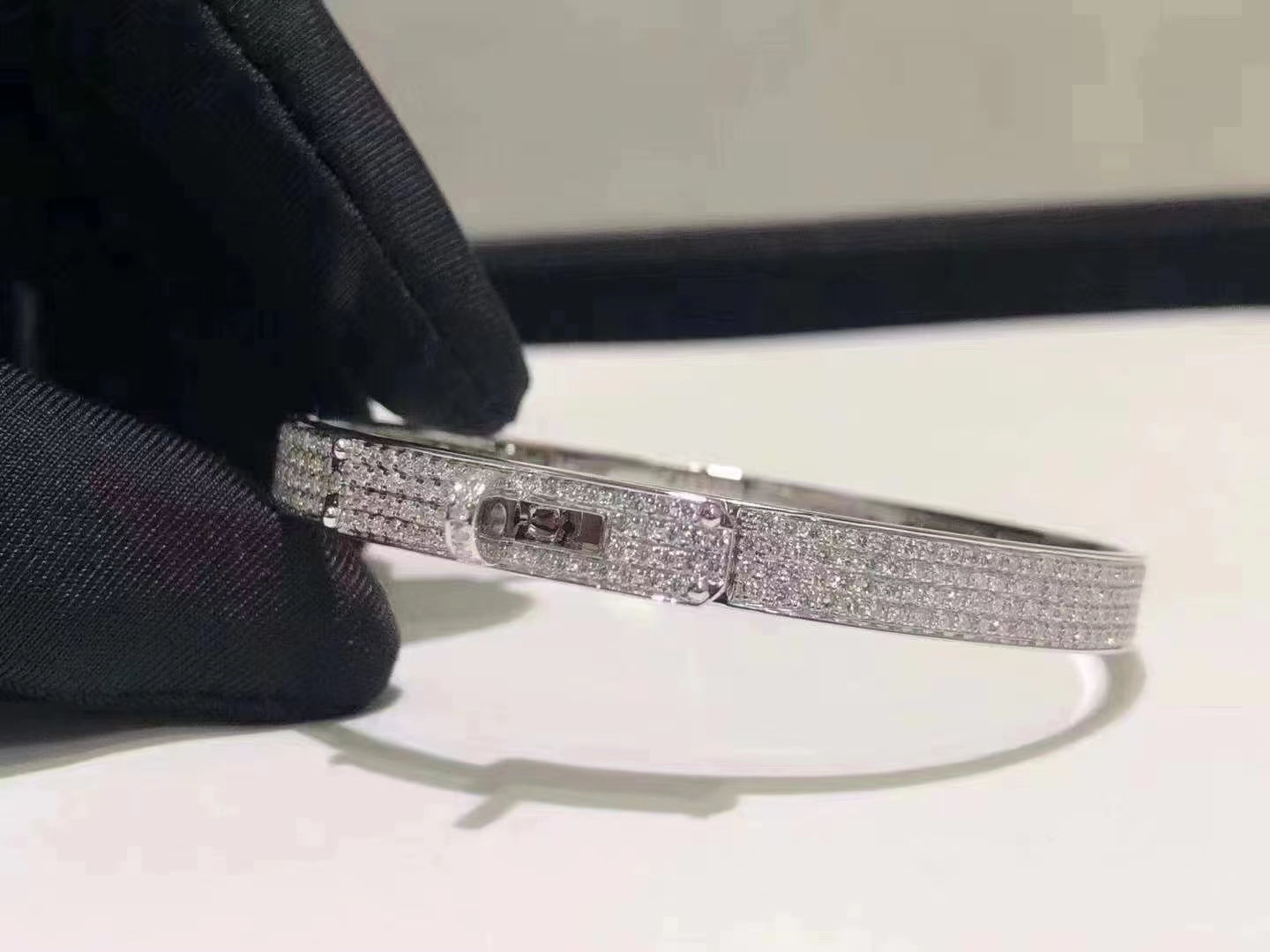 [Radiant Gem]¯HM KELLY BRACELET IN SILVER AND FULL PAVE DIAMOND