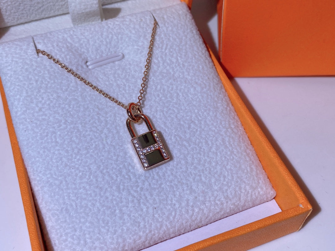 [Radiant Gem]¯HM ADVANCED NICHE LOCK HEAD NECKLACE DIAMONDS