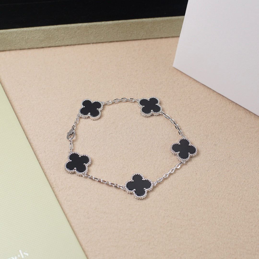 [Radiant Gem]New CLOVER 5 MOTIF ONYXS BRACELET COLLECTION