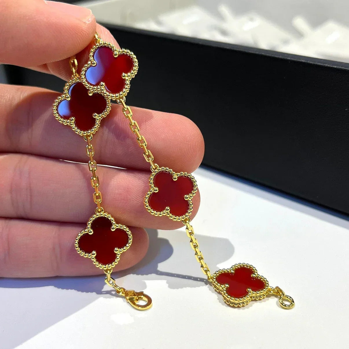 [Radiant Gem]New  CLOVER 5 MOTIF RED CORNELIAN BRACELET COLLECTION