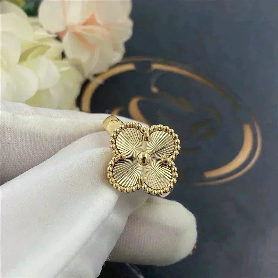 [Radiant Gem]¯CLOVER GOLD RING