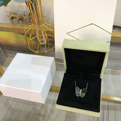 [Radiant Gem]¯LARGE BUTTERFLY SILVER PENDANT DIAMOND NECKLACE