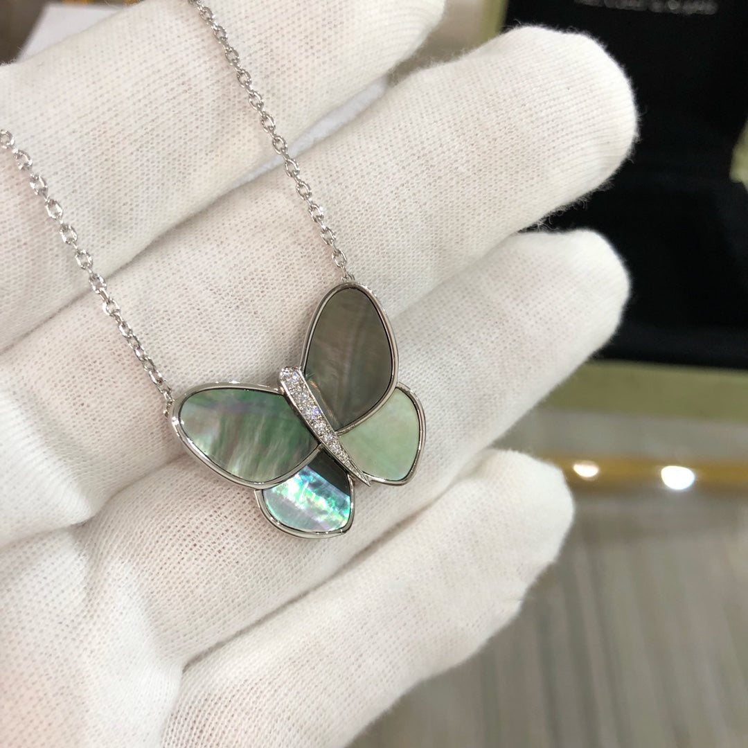 [Radiant Gem]¯LARGE BUTTERFLY SILVER PENDANT DIAMOND NECKLACE