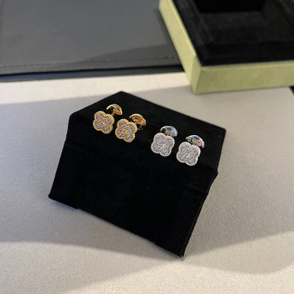 [Radiant Gem]¯CLOVER MINI DIAMOND STUD EARRINGS